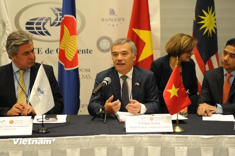 Đại sứ Nguyễn Hoài Dương phát biểu tại sự kiện. (Ảnh: Việt Hùng/Vietnam+)