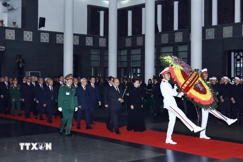 Hình ảnh lễ viếng nguyên Chủ tịch nước, Đại tướng Lê Đức Anh