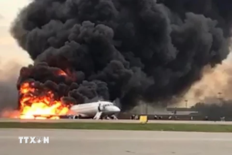 [Video] Những giây phút kinh hoàng trong vụ cháy máy bay ở Nga