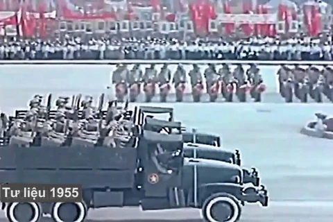 [Video] Lễ duyệt binh đầu tiên sau chiến thắng Điện Biên Phủ