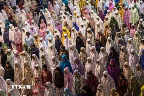 Hình ảnh gần 2 tỷ người Hồi giáo bắt đầu Tháng lễ Ramadan