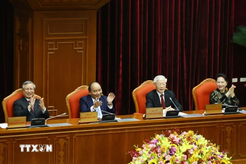 Hình ảnh Tổng Bí thư chủ trì bế mạc Hội nghị Trung ương 10 khóa XII