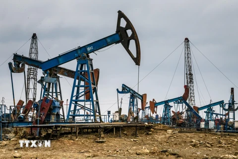Một cơ sở khai thác dầu ở Baku, Azerbaijan, ngày 19/3/2019. (Nguồn: AFP/ TTXVN)