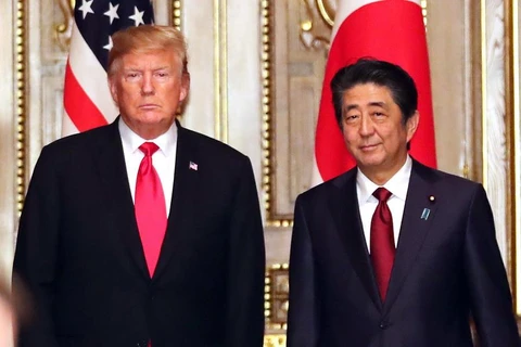 Thủ tướng Nhật Bản Shinzo Abe và Tổng thống Mỹ Donald Trump trước khi hội đàm. (Nguồn: Getty Images)