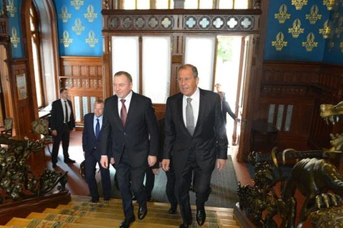 Ngoại trưởng Nga Lavrov với người đồng cập Belarus Vladimir Makei. (Nguồn: eng.belta.by)