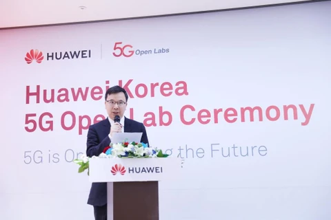 Ông Yang Chaobin, Chủ tịch Dòng sản phẩm 5G của Huawei, phát biểu trong lễ trương Phòng thí nghiệm mở 5G đầu tiên tại Seoul. (Nguồn: Yonhap)