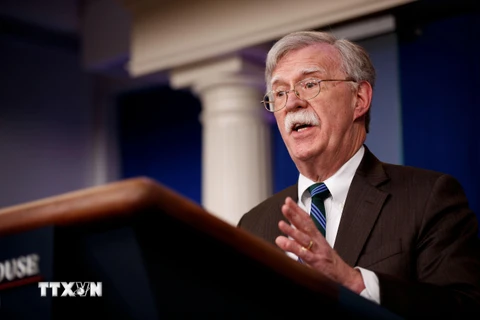 Cố vấn an ninh quốc gia Mỹ John Bolton phát biểu trong cuộc họp báo tại Nhà Trắng. (Nguồn: THX/TTXVN)