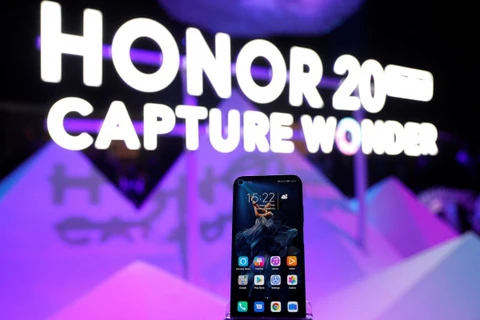 Điện thoại Honor 20 của Huawei ra mắt tại một sự kiện ở London, ngày 21/5. (Nguồn: Reuters)