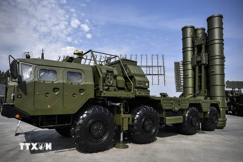 Ảnh tư liệu: Hệ thống S-400 của Nga được trưng bày tại Kubinka, ngoại ô Moskva. (Nguồn: AFP/TTXVN)