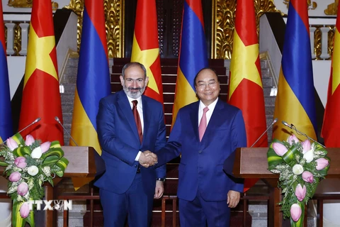 Thủ tướng Nguyễn Xuân Phúc hội đàm với Thủ tướng Armenia