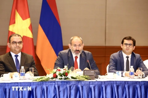 Thủ tướng Cộng hòa Armenia Nikol Pashinyan phát biểu tại tọa đàm: Việt Nam-Armenia tăng cường hợp tác trong lĩnh vực thương mại, đầu tư. (Ảnh: Minh Quyết/TTXVN)