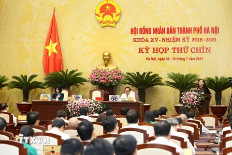 Chủ tịch Hội đồng nhân dân thành phố Hà Nội Nguyễn Thị Bích Ngọc phát biểu khai mạc kỳ họp thứ chín. (Ảnh: Lâm Khánh/TTXVN)