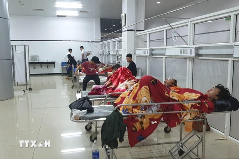 Cấp cứu nạn nhân tại Bện viện Đa khoa vùng Tây Nguyên. (Nguồn: TTXVN phát)