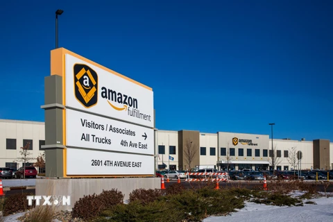 Trung tâm nhận, đóng gói và chuyển giao hàng hóa của Amazon tại Shakopee, Minnesota, Mỹ. (Nguồn: AFP/TTXVN)