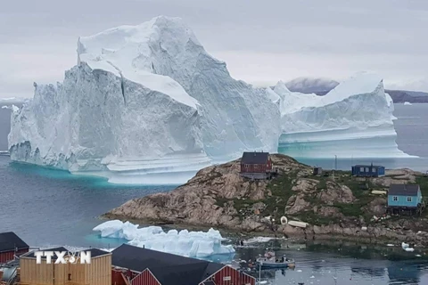 Một tảng băng lớn ở Greenland. (Nguồn: AFP/TTXVN)
