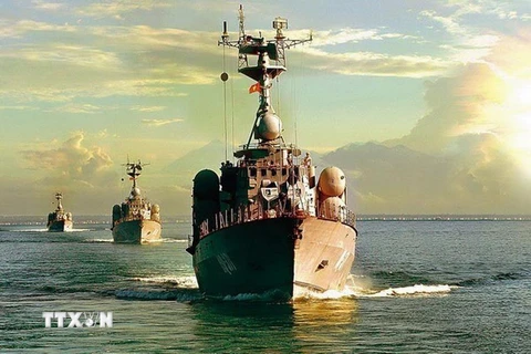 Hình ảnh lực lượng Hải quân cách mạng, chính quy, tinh nhuệ, hiện đại