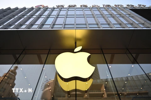 Biểu tượng Apple tại cửa hàng ở Thượng Hải, Trung Quốc, ngày 10/5/2019. (Nguồn: AFP/TTXVN)