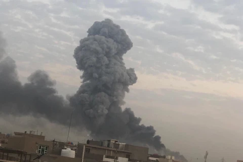 Cột khói bốc cao sau vụ nổ. (Nguồn: twitter.com/thestevennabil)