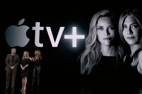 Các ngôi sao Steve Carell, Reese Witherspoon và Jennifer Aniston trên sân khấu lễ ra mắt dịch vụ Apple TV+, ngày 25/3. (Nguồn: Apple)