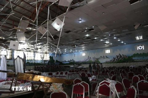 Hiện trường đổ nát sau vụ tấn công nhằm vào một đám cưới ở Kabul, Afghanistan, ngày 18/8/2019. (Nguồn: THX/TTXVN)