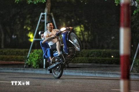 [Photo] Tái phát tình trạng đua xe trái phép tại Hà Nội