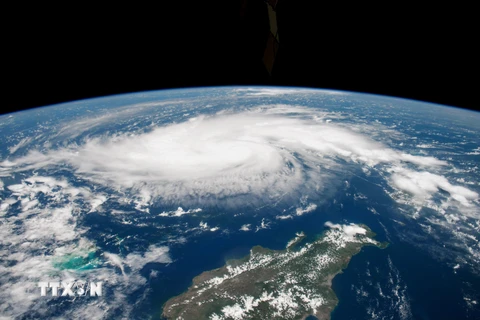 Hình ảnh bão nhiệt đới Dorian được ghi bởi du hành gia trên Trạm quốc tế ISS và được Trạm quan sát Trái Đất của Cơ quan Hàng không và không gian Hoa Kỳ phát. (Nguồn: AFP/TTXVN)