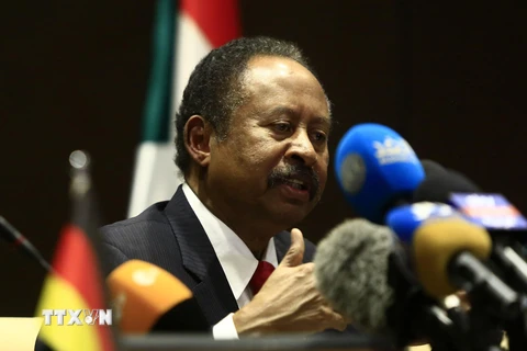 Tân Thủ tướng Sudan Abdalla Hamdok trong cuộc họp báo tại Khartoum ngày 3/9/2019. (Nguồn: THX/TTXVN)