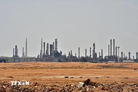 Nhà máy lọc dầu Aramco ở gần khu vực al-Khurj, phía nam thủ đô Riyadh của Saudi Arabia ngày 15/9/2019. (Nguồn: AFP/TTXVN)
