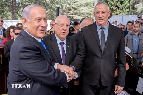 Thủ tướng Israel Benjamin Netanyahu, Tổng thống Reuven Rivlin và Lãnh đạo đảng Xanh Trắng Benny Gantz trong cuộc gặp mặt tại Jerusalem ngày 19/9/2019. (Nguồn: AFP/TTXVN)