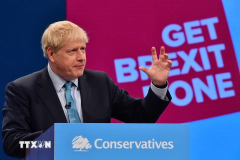 Thủ tướng Anh Boris Johnson phát biểu tại hội nghị của đảng Bảo thủ tại Manchester, Tây Bắc Anh ngày 2/10/2019. (Nguồn: AFP/TTXVN)