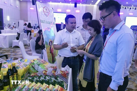 Nhiều mặt hàng thực phẩm được trưng bày tại Ngày hội các Nhà cung cấp 2019. (Ảnh: Mỹ Phương/TTXVN)