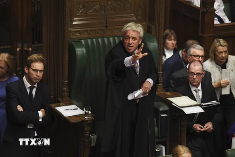 Chủ tịch Hạ viện Anh John Bercow (giữa) phát biểu tại phiên họp của Hạ viện ở London ngày 21/10/2019. (Nguồn: THX/TTXVN)