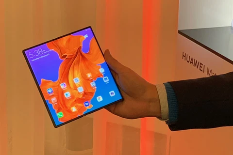Điện thoại Huawei Mate X 5G. (Nguồn: sea.pcmag.com)