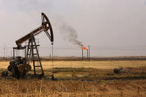 Một điểm khai thác dầu ở Đông Bắc Syria. (Nguồn: AFP)