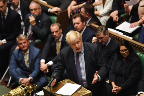 Thủ tướng Anh Boris Johnson phát biểu tại phiên họp của Hạ viện ở London ngày 22/10/2019. (Ảnh: AFP/TTXVN)