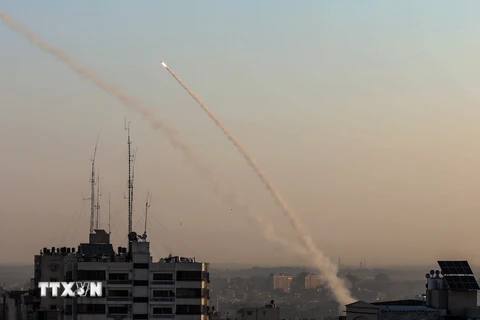 Rocket được nã từ Dải Gaza về phía lãnh thổ Israel ngày 12/11/2019. (Nguồn: THX/TTXVN)