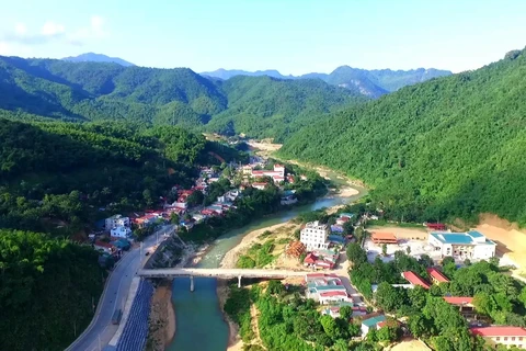 Toàn cảnh thị trấn Quan Sơn, huyện vùng biên Quan Sơn, Thanh Hóa đang ngày càng phát triển. Ảnh minh họa. (Ảnh: Nguyễn Nam/TTXVN)