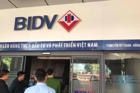 Hà Nội: Cháy tại ngân hàng BIDV Nguyễn Chí Thanh