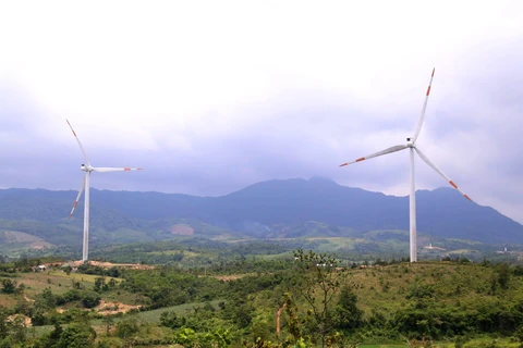 Dự án điện gió đang triển khai tại huyện miền núi Hướng Hóa, Quảng Trị. (Ảnh: Nguyên Lý/TTXVN)