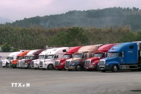 Cửa khẩu đường bộ Quốc tế số II Kim Thành trong ngày đầu tiên tạm dừng nhập khẩu hàng hóa của Việt Nam. (Ảnh: Quốc Khánh/TTXVN)