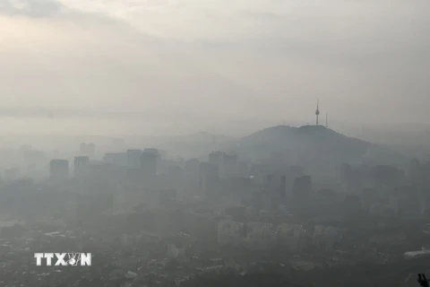 Bụi mịn bao phủ thủ đô Seoul, Hàn Quốc ngày 1/10/2019. (Nguồn: Yonhap/TTXVN)