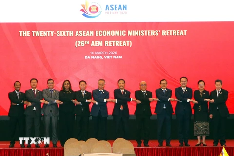 Trưởng đoàn các nước chụp ảnh chung tại hội nghị. (Ảnh: Trần Lê Lâm/TTXVN)
