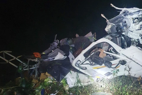 Lâm Đồng: Xe tải chở rau rơi xuống vực, lái xe bị thương nặng