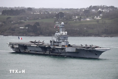Ảnh tư liệu: Tàu sân bay Charles de Gaulle tới cảng Brest, miền tây nước Pháp, ngày 13/3/2020. (Nguồn: AFP/TTXVN)