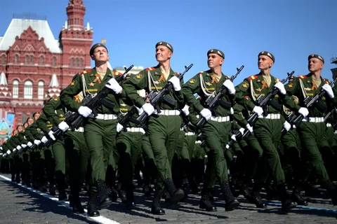 Binh sỹ Nga duyệt binh trong lễ kỷ niệm Ngày Chiến thắng phátxít 9/5. (Nguồn: AFP)