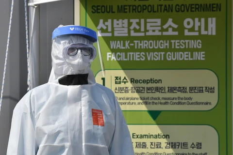 Một địa điểm xét nghiệm COVID-19 ở thủ đô Seoul, Hàn Quốc, ngày 3/4/2020. (Nguồn: AFP/TTXVN)