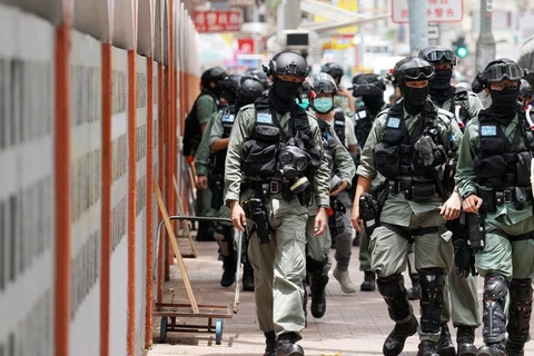 Cảnh sát chống bạo động được triển khai tại quận Wanchai. (Nguồn: scmp)