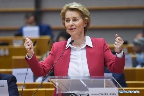 Chủ tịch Ủy ban châu Âu Ursula von der Leyen phát biểu tại Nghị viện châu Âu, ngày 27/5. (Nguồn: THX)