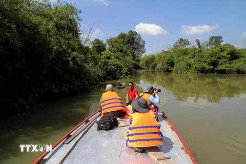 Đoạn sông Vàm Cỏ Đông nằm trong khu vực Vườn Quốc gia Lò Gò-Xa Mát huyện Tân Biên, Tây Ninh. (Ảnh: Lê Đức Hoảnh/TTXVN)