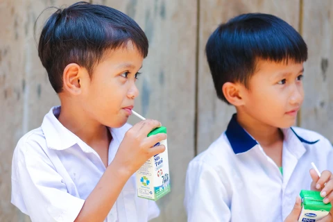 33.000 trẻ em miền núi Quảng Nam uống sữa miễn phí nhờ sữa học đường 